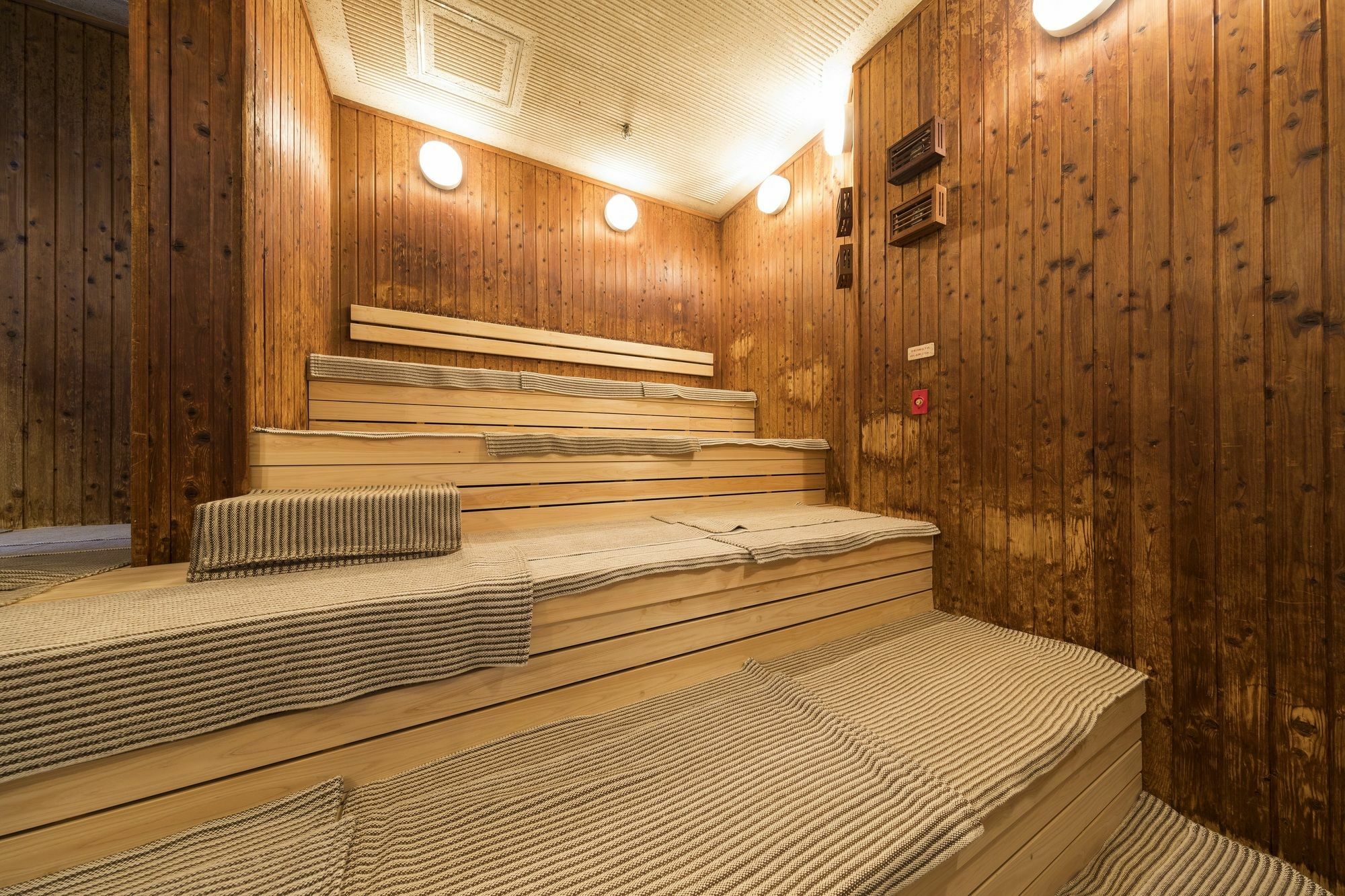 Route Inn Grantia Hanyu Spa Resort Exterior photo